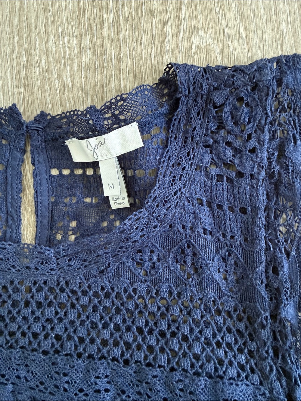 Joie Navy Lace Sleeveless Blouse Top Medium Crochet Lace Keyhole Back - Picture 2 of 5
